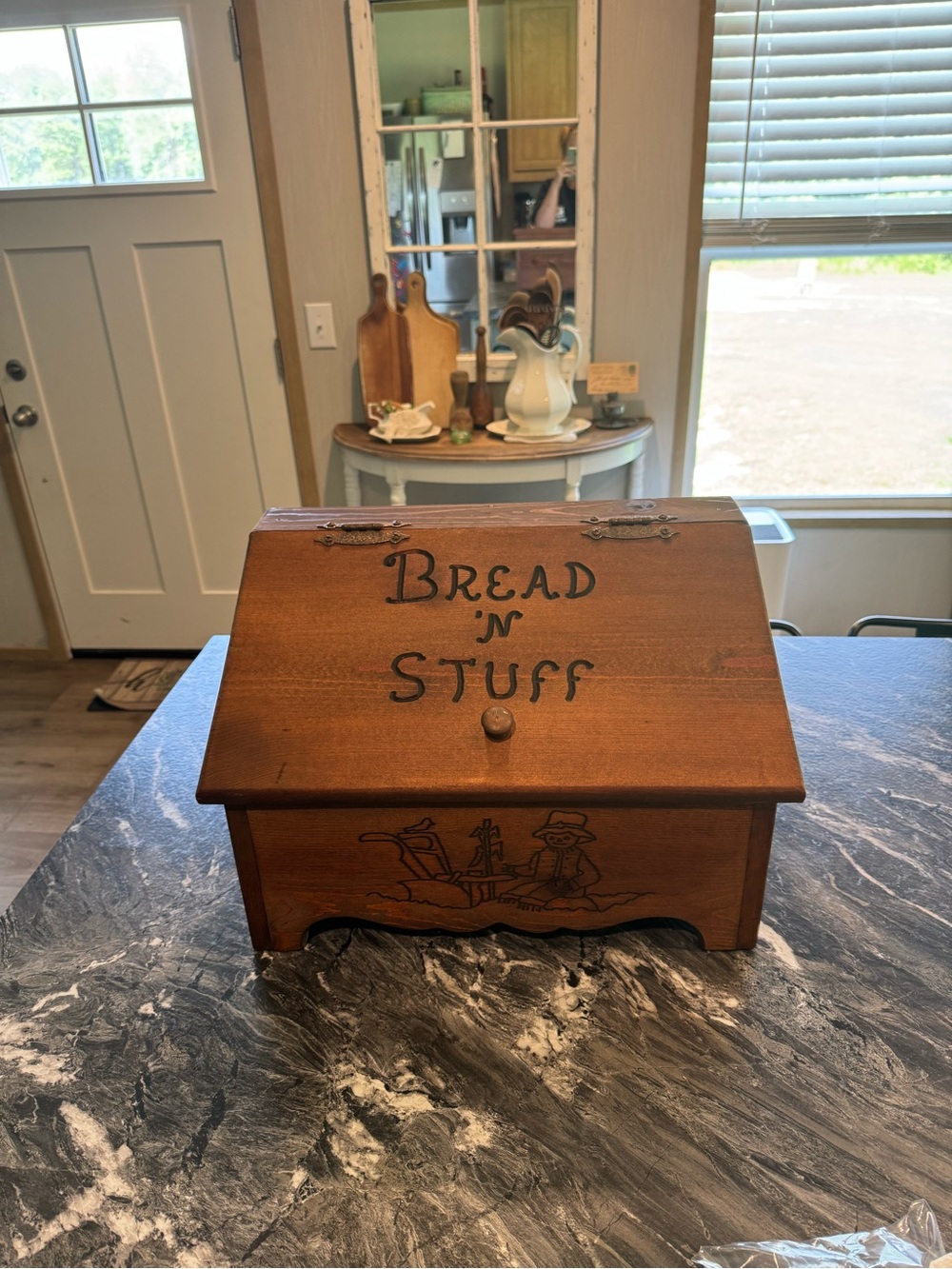 Wooden Bread Box 'Bread 'N Stuff' - Brown